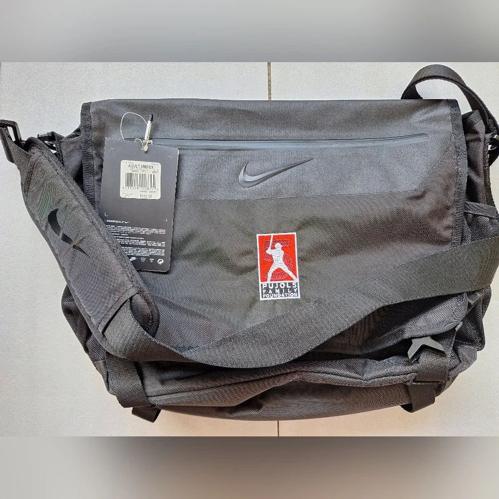 NIKE GOLF DEPARTURE Unisex MESSENGER BAG in Black 18x15 inches NEW